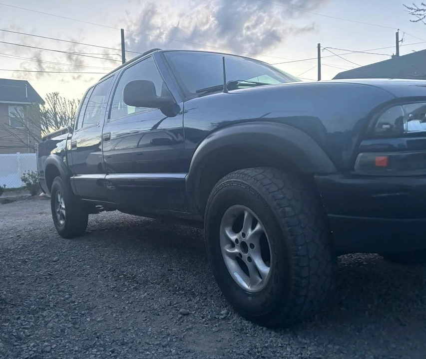 2002 Chevrolet S-10 Blazer 2nd Gen - Image 4 of 8