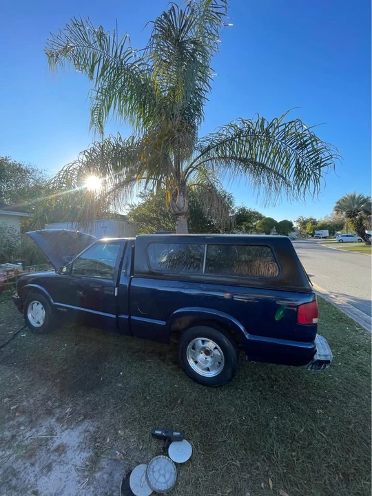 2002 Chevrolet S-10 - Image 6 of 7