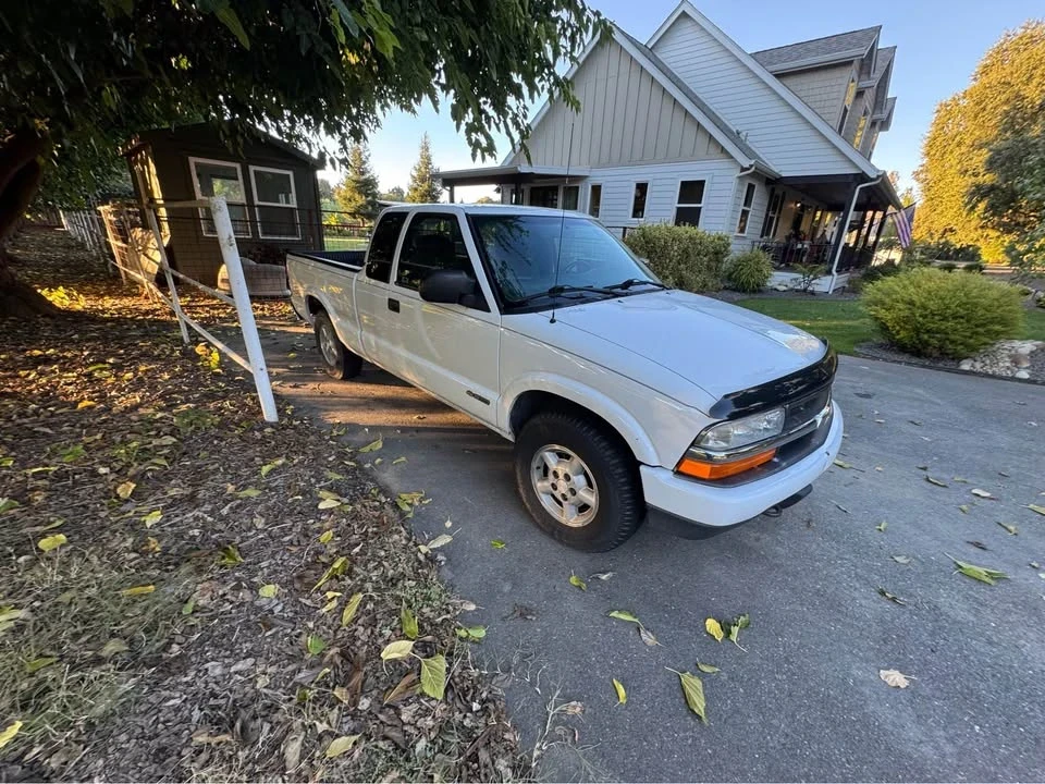 2002 Chevrolet S-10 - Image 3 of 6