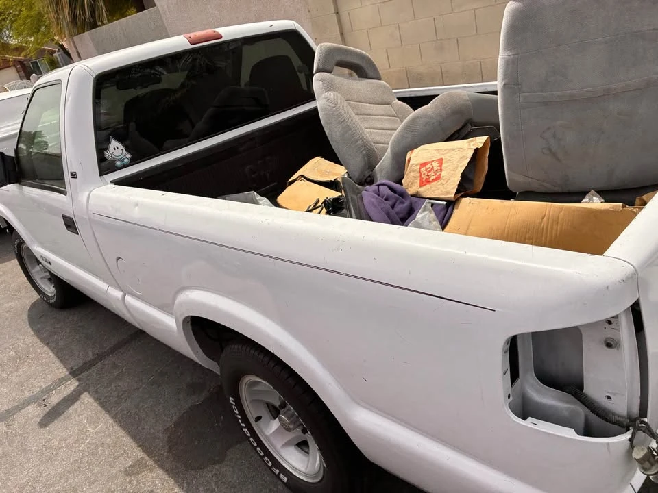 2002 Chevrolet S-10 - Image 2 of 3