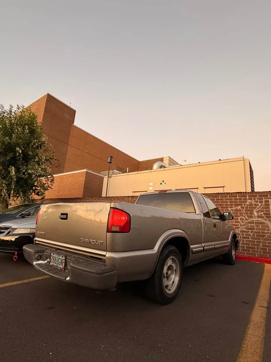 2002 Chevrolet S-10 - Image 3 of 6