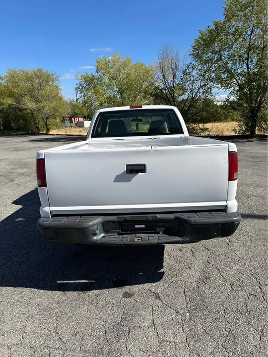 2002 Chevrolet S-10 - Image 3 of 20