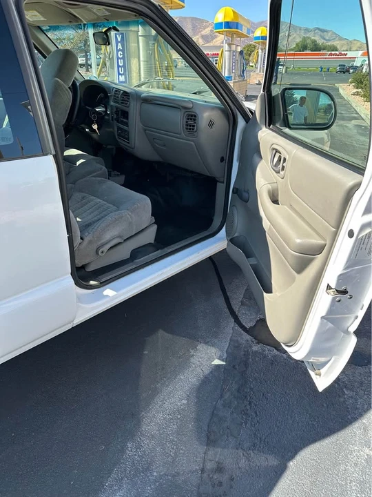 2002 Chevrolet S-10 - Image 13 of 20