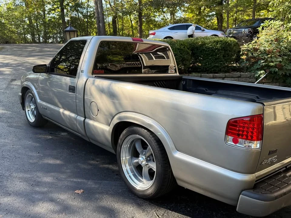 2002 Chevrolet S-10 - Image 8 of 19