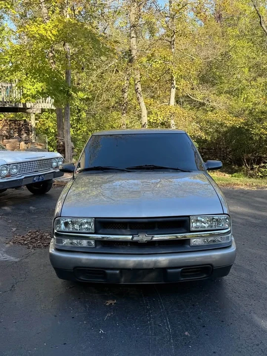2002 Chevrolet S-10 - Image 5 of 19