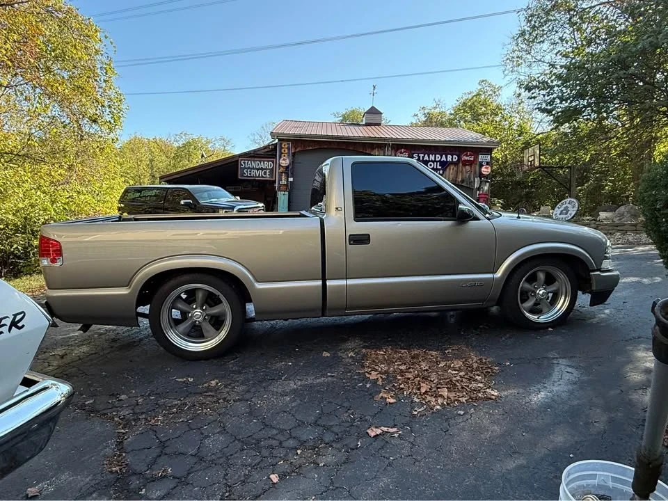 2002 Chevrolet S-10 - Image 4 of 19