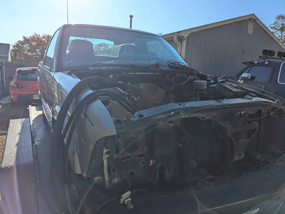 2002 Chevrolet S-10 - Image 2 of 9