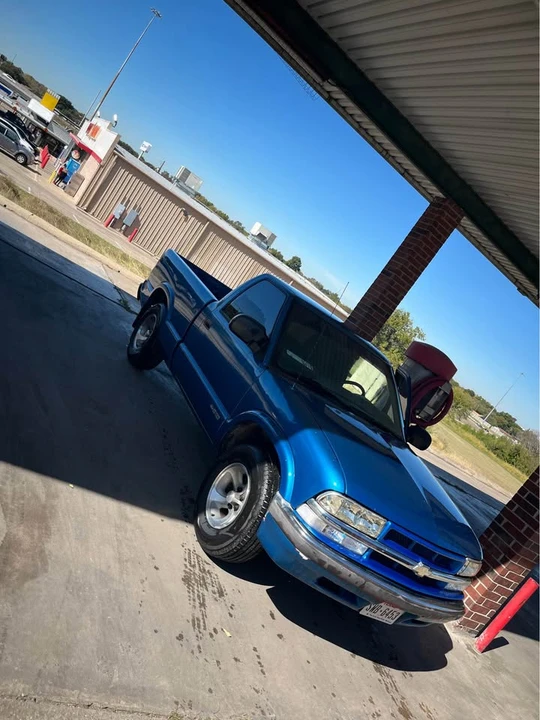 2002 Chevrolet S-10 - Image 6 of 6
