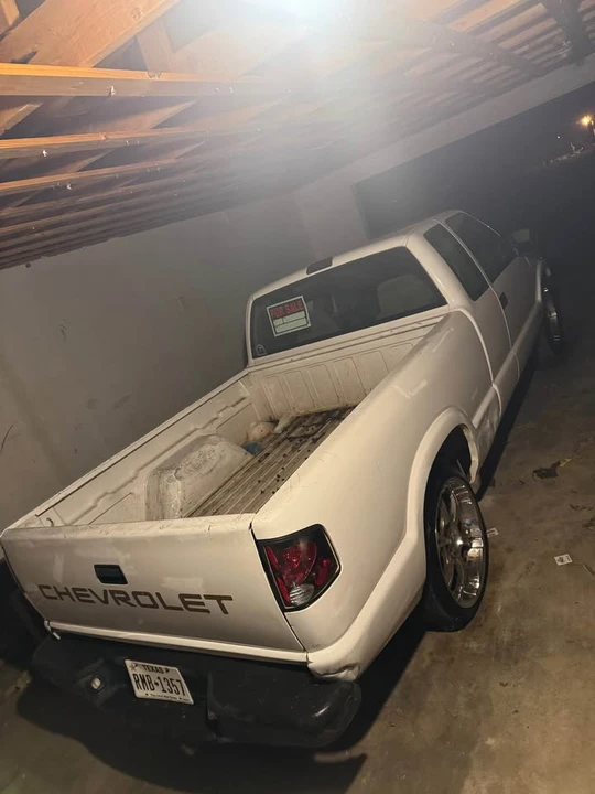 2002 Chevrolet S-10 - Image 9 of 9