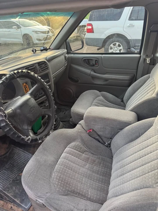 2002 Chevrolet S-10 - Image 5 of 9