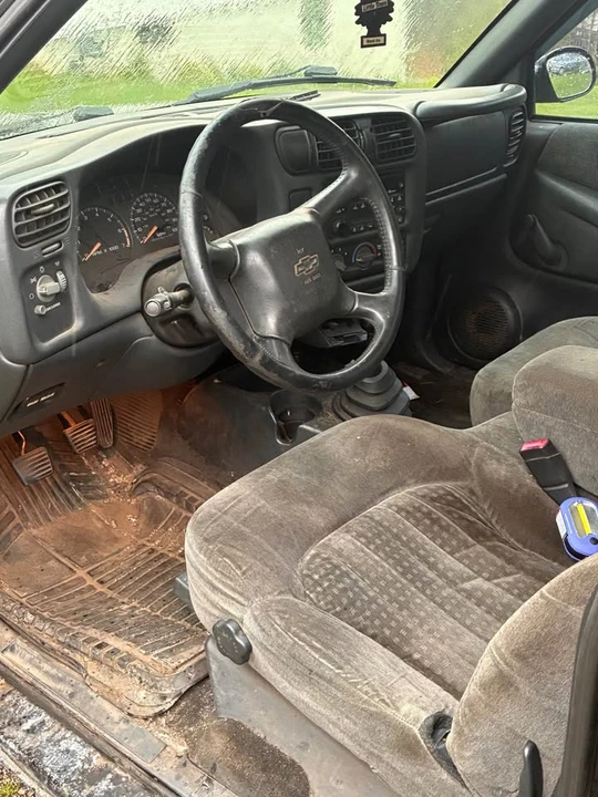 2002 Chevrolet S-10 - Image 5 of 5
