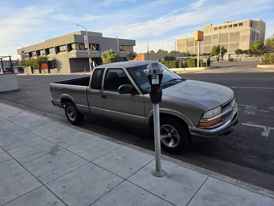 2002 Chevrolet S-10 - Image 7 of 8