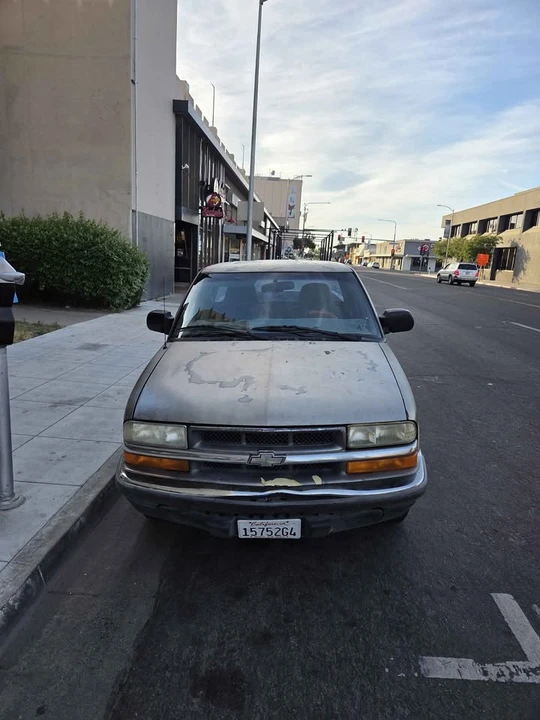 2002 Chevrolet S-10 - Image 6 of 8