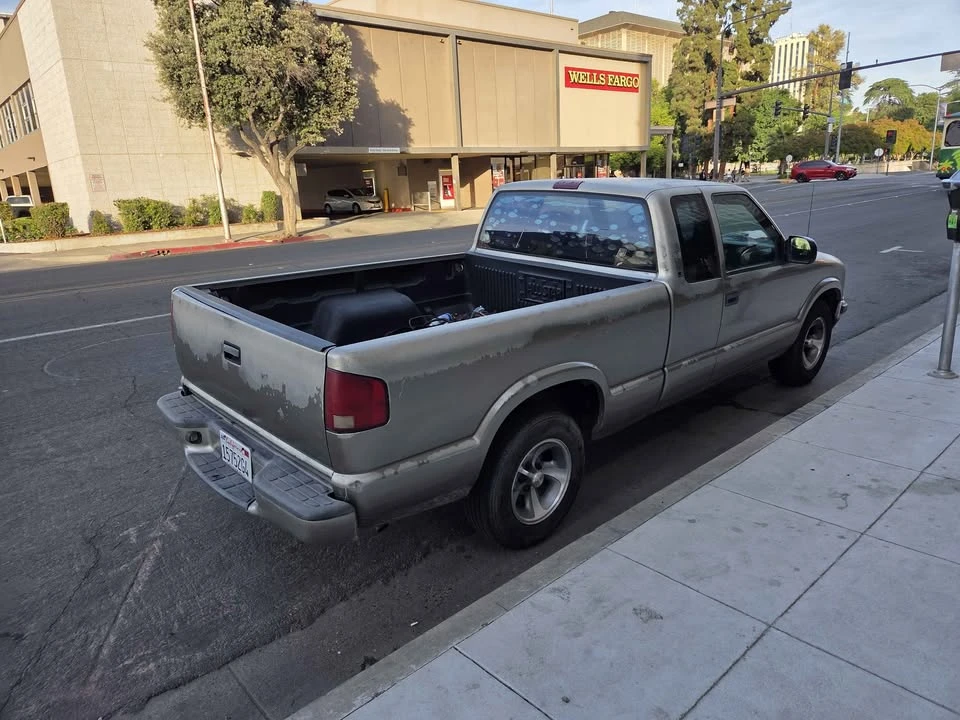 2002 Chevrolet S-10 - Image 8 of 8