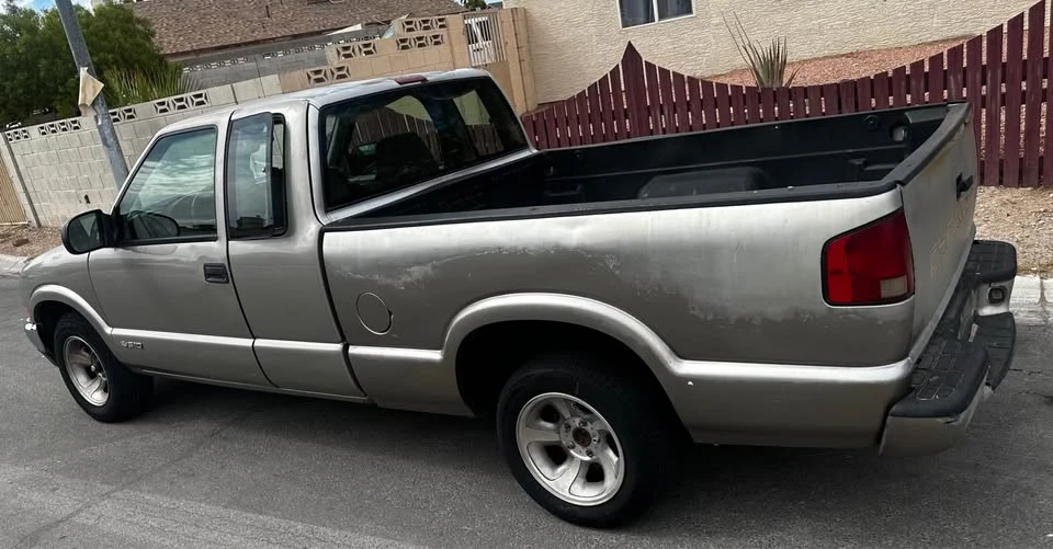 2002 Chevrolet S-10 - Image 5 of 8