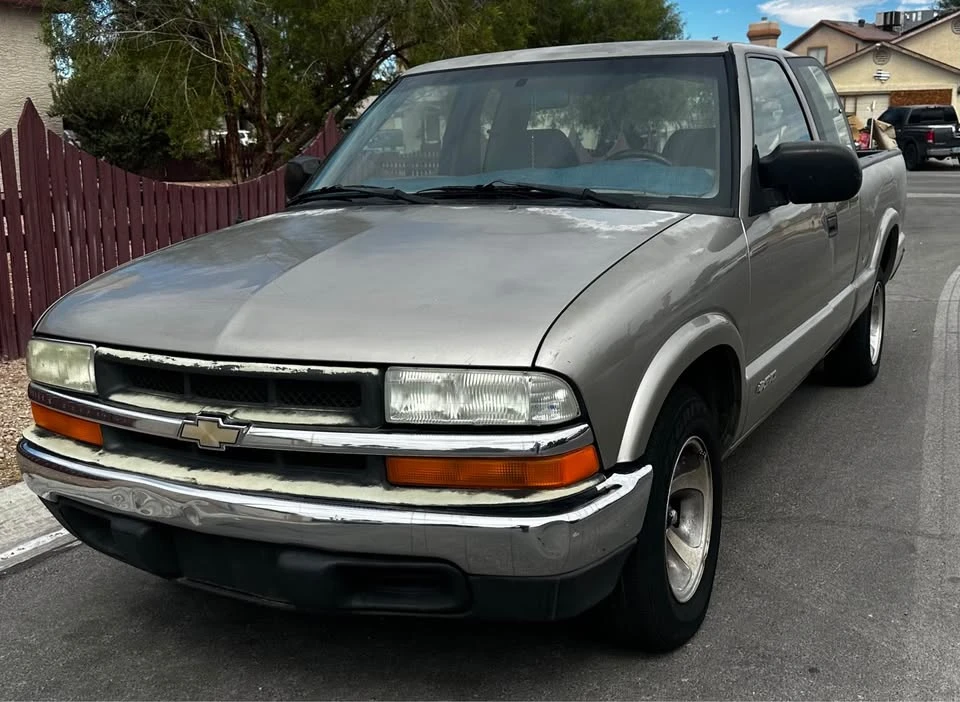 2002 Chevrolet S-10 - Image 3 of 8