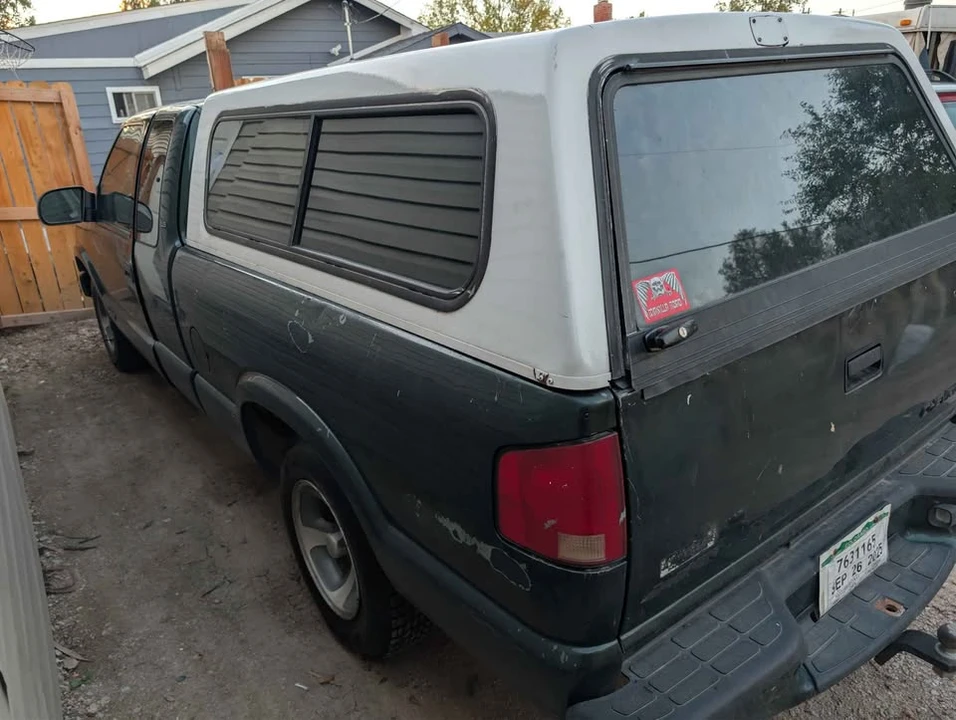 2002 Chevrolet S-10 - Image 3 of 5