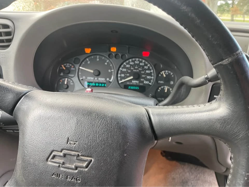 2002 Chevrolet S-10 - Image 4 of 8
