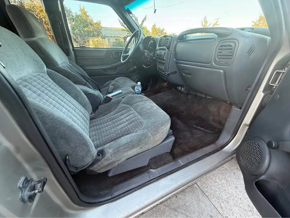 2002 Chevrolet S-10 - Image 7 of 11