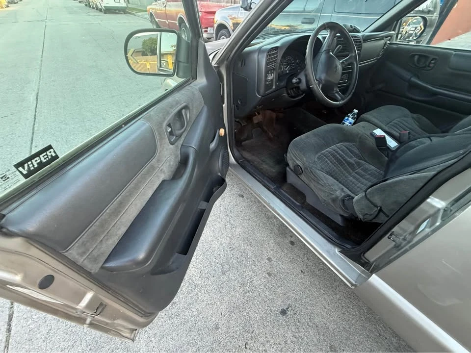 2002 Chevrolet S-10 - Image 9 of 11