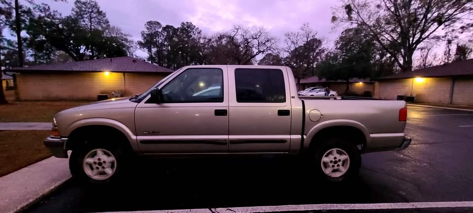 2002 Chevrolet S-10 - Image 3 of 6