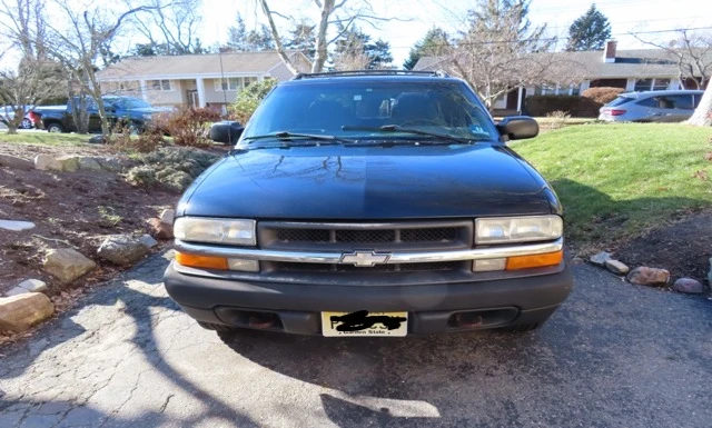 2002 Chevrolet S-10 - Image 2 of 10