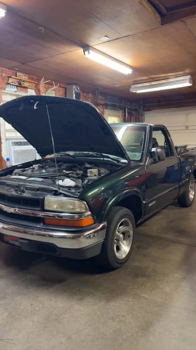 2002 Chevrolet S-10 - Image 4 of 5