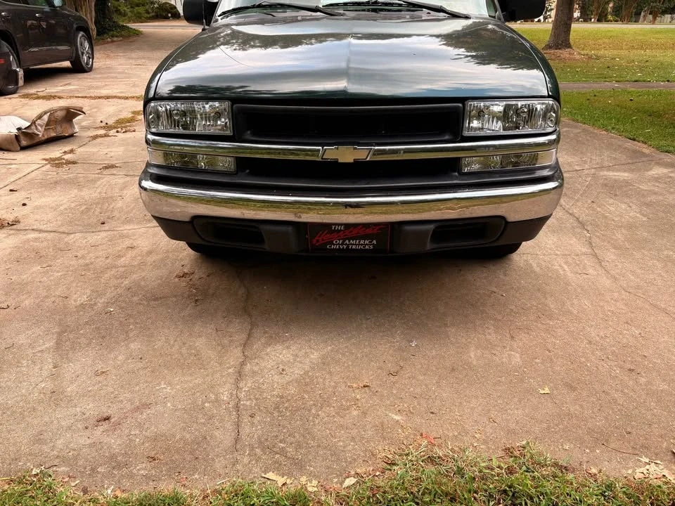 2002 Chevrolet S-10 - Image 2 of 5