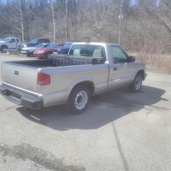 2002 Chevrolet S-10 - Image 3 of 11