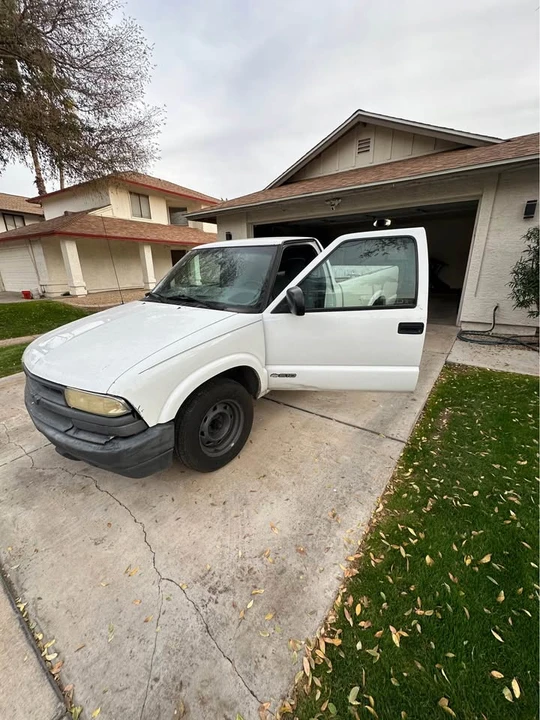 2002 Chevrolet S-10 - Image 7 of 12