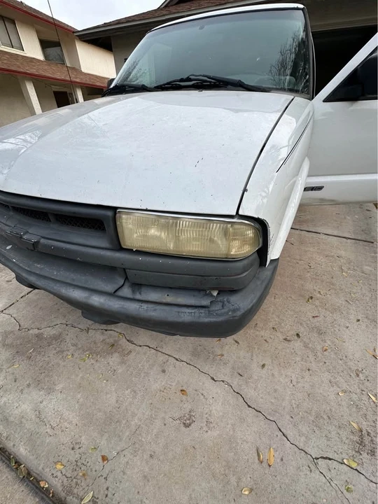 2002 Chevrolet S-10 - Image 8 of 12