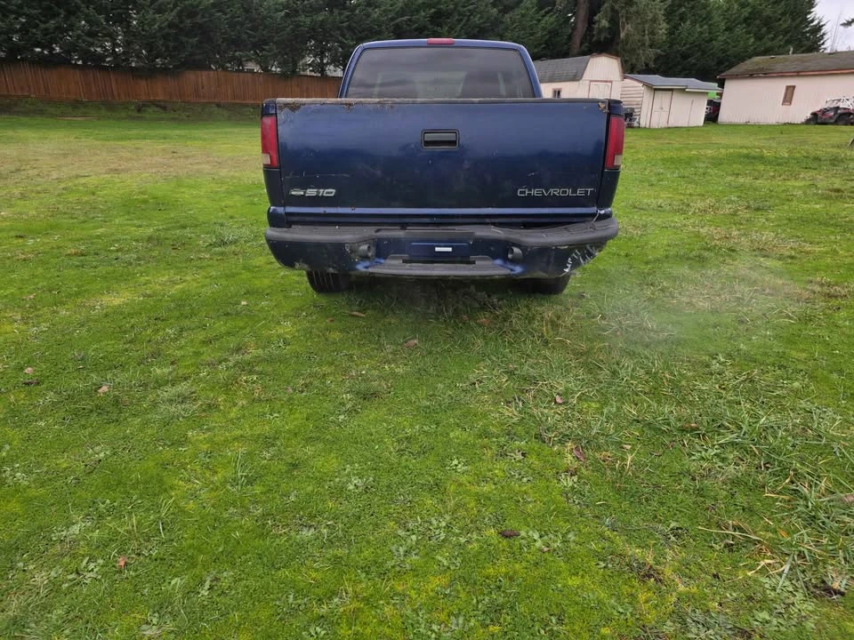 2002 Chevrolet S-10 - Image 2 of 7