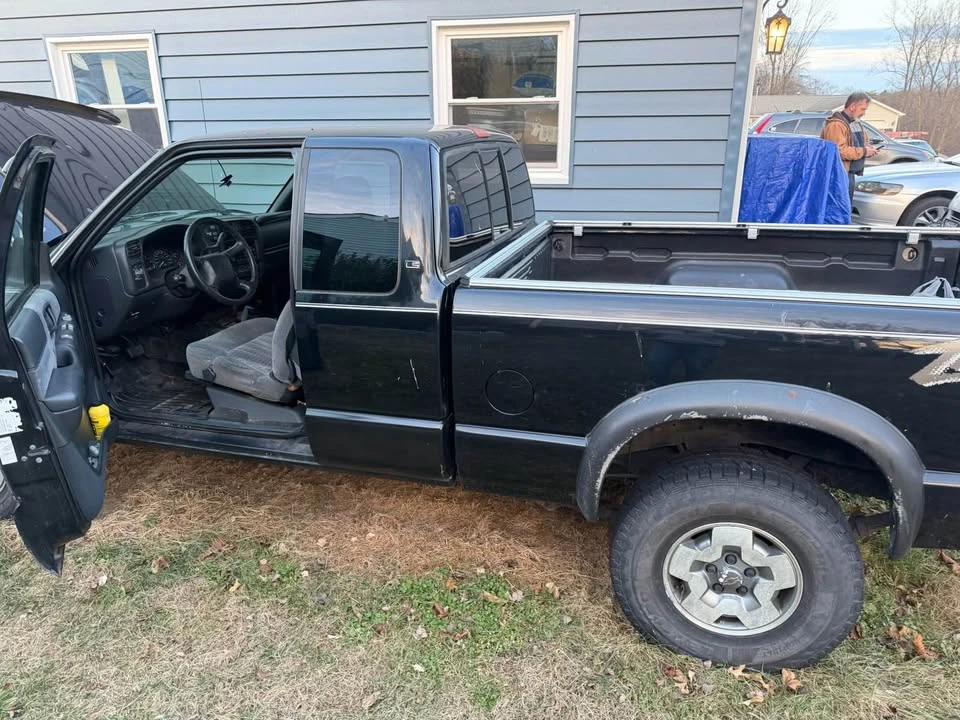 2002 Chevrolet S-10 - Image 5 of 6