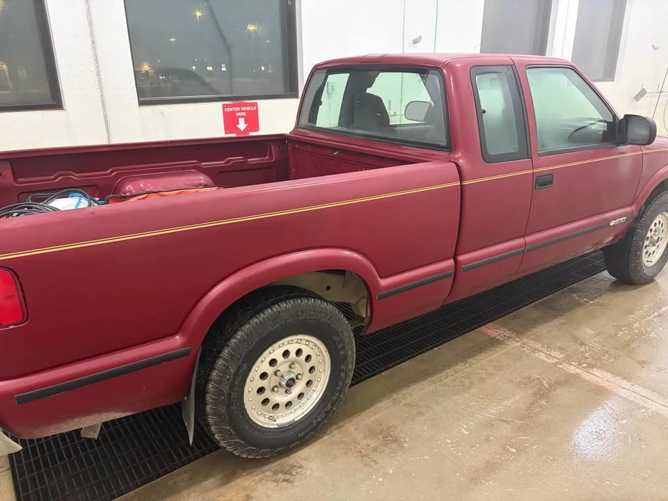 2002 Chevrolet S-10 - Image 5 of 8