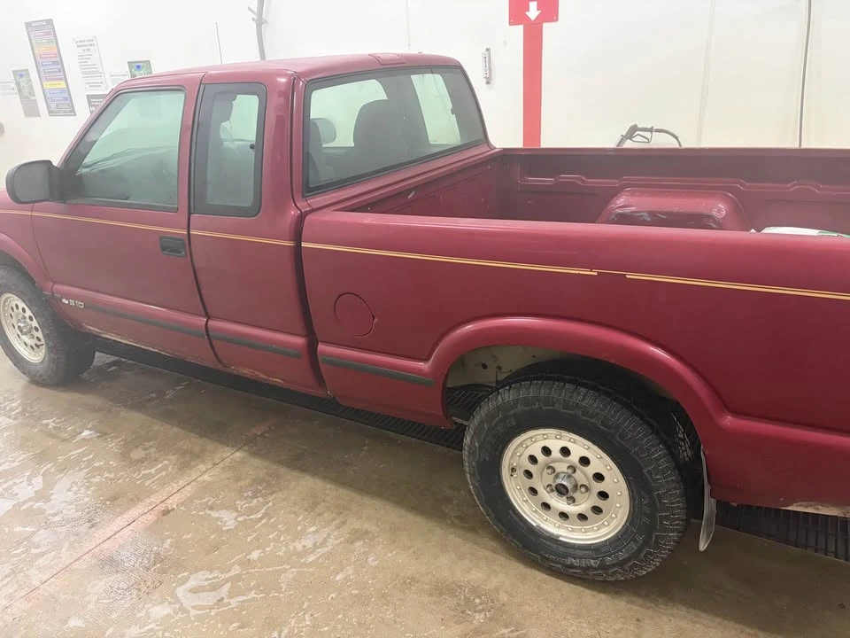 2002 Chevrolet S-10 - Image 3 of 8