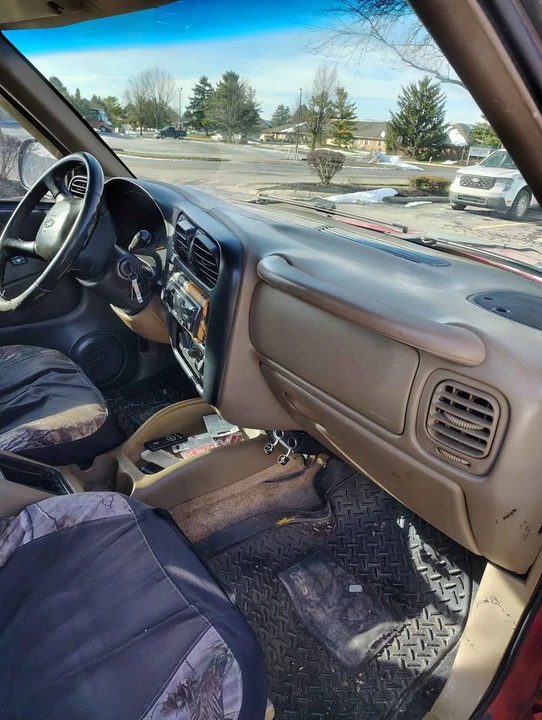 2002 Chevrolet S-10 - Image 15 of 19