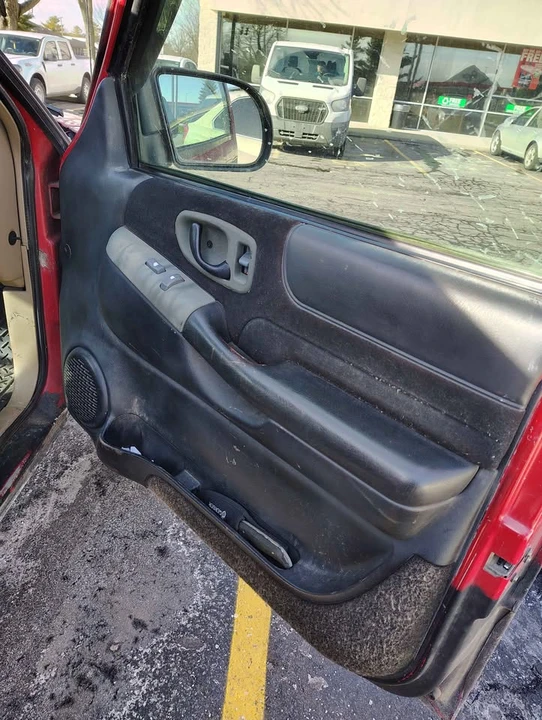2002 Chevrolet S-10 - Image 16 of 19