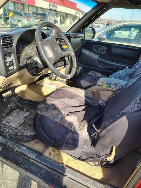2002 Chevrolet S-10 - Image 11 of 19