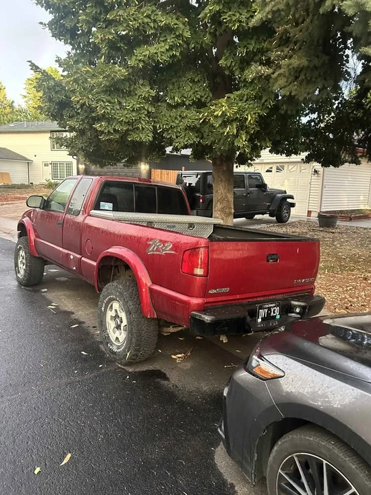 2002 Chevrolet S-10 - Image 3 of 4