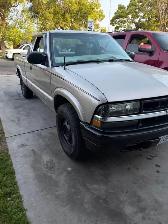 2002 Chevrolet S-10 Blazer 2nd Gen - Image 9 of 12