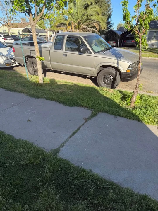 2002 Chevrolet S-10 Blazer 2nd Gen - Image 3 of 12