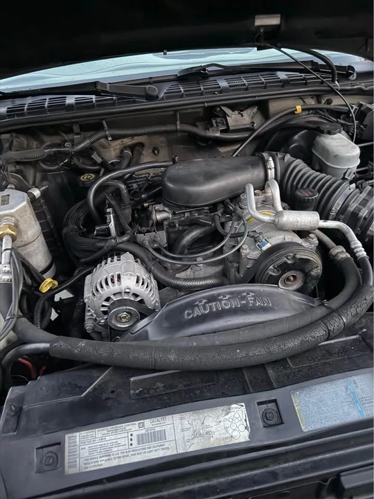 2002 Chevrolet S-10 Blazer 2nd Gen - Image 11 of 12