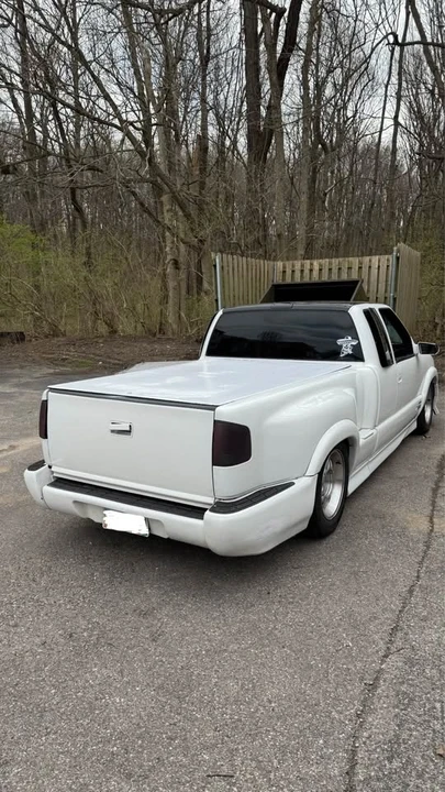 2002 Chevrolet S-10 - Image 8 of 17