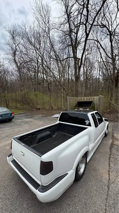 2002 Chevrolet S-10 - Image 10 of 17