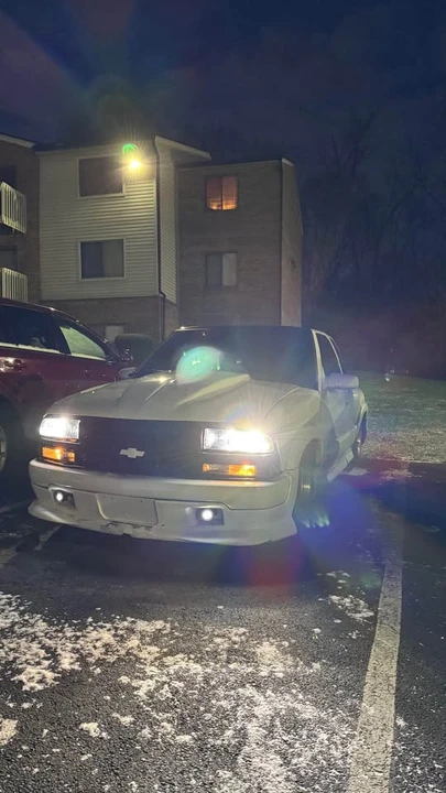 2002 Chevrolet S-10 - Image 3 of 17