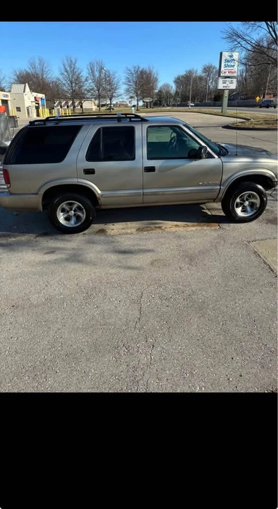 2002 Chevrolet S-10 Blazer 2nd Gen - Image 2 of 4