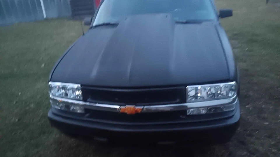 2002 Chevrolet S-10 - Image 2 of 13