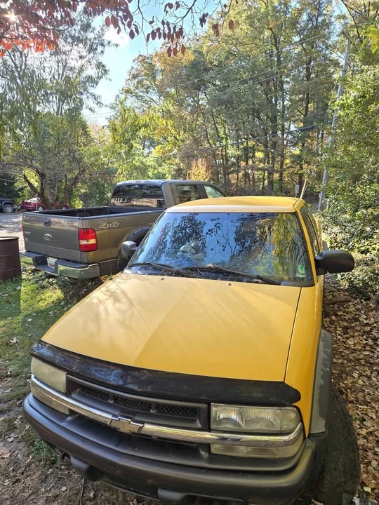 2002 Chevrolet S-10 - Image 3 of 8
