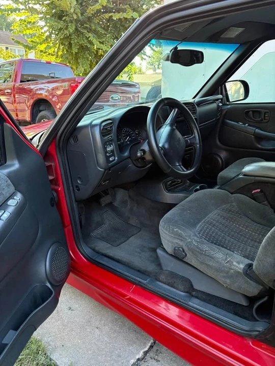 2002 Chevrolet S-10 - Image 7 of 7