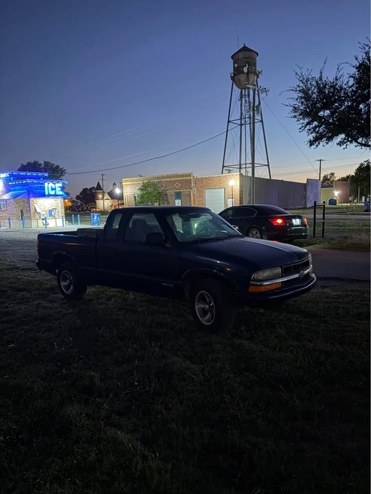 2002 Chevrolet S-10 Blazer 2nd Gen - Image 3 of 7